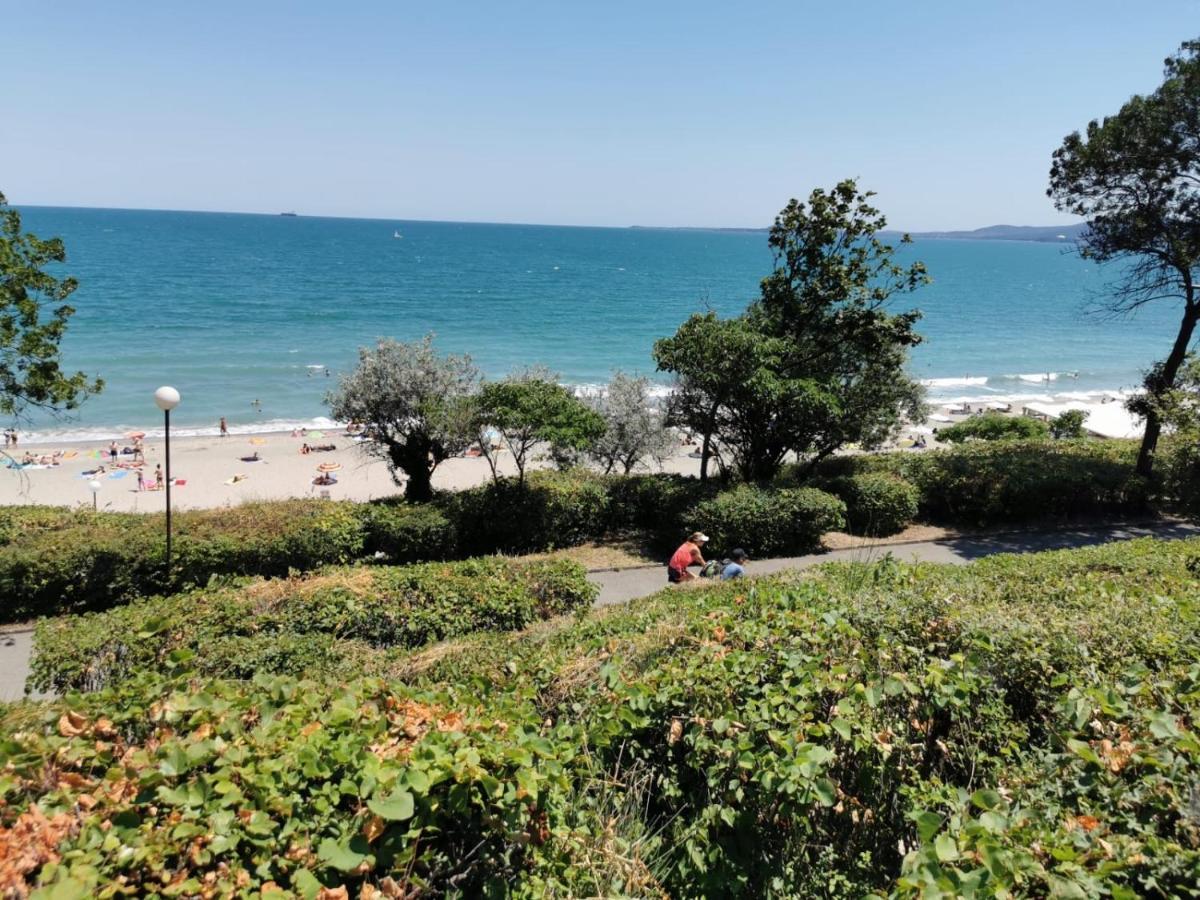 Lucy Apartament Apartment Burgas ภายนอก รูปภาพ