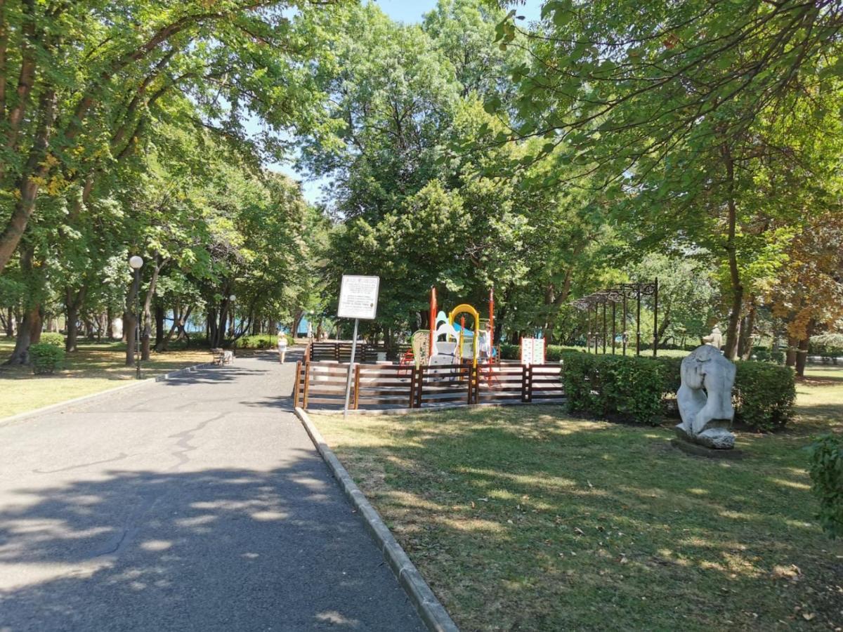 Lucy Apartament Apartment Burgas ภายนอก รูปภาพ